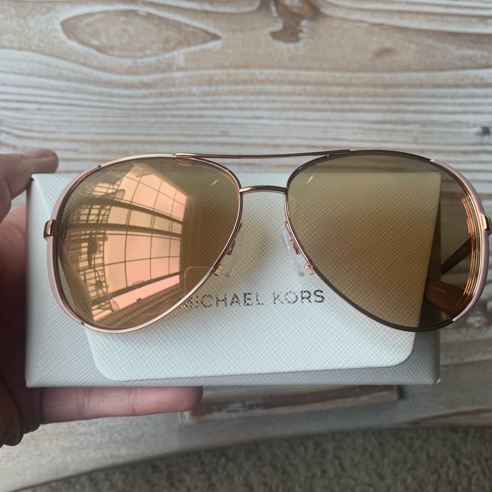MICHAEL KORS ROSE GOLD CHELSEA SUNGLASSES